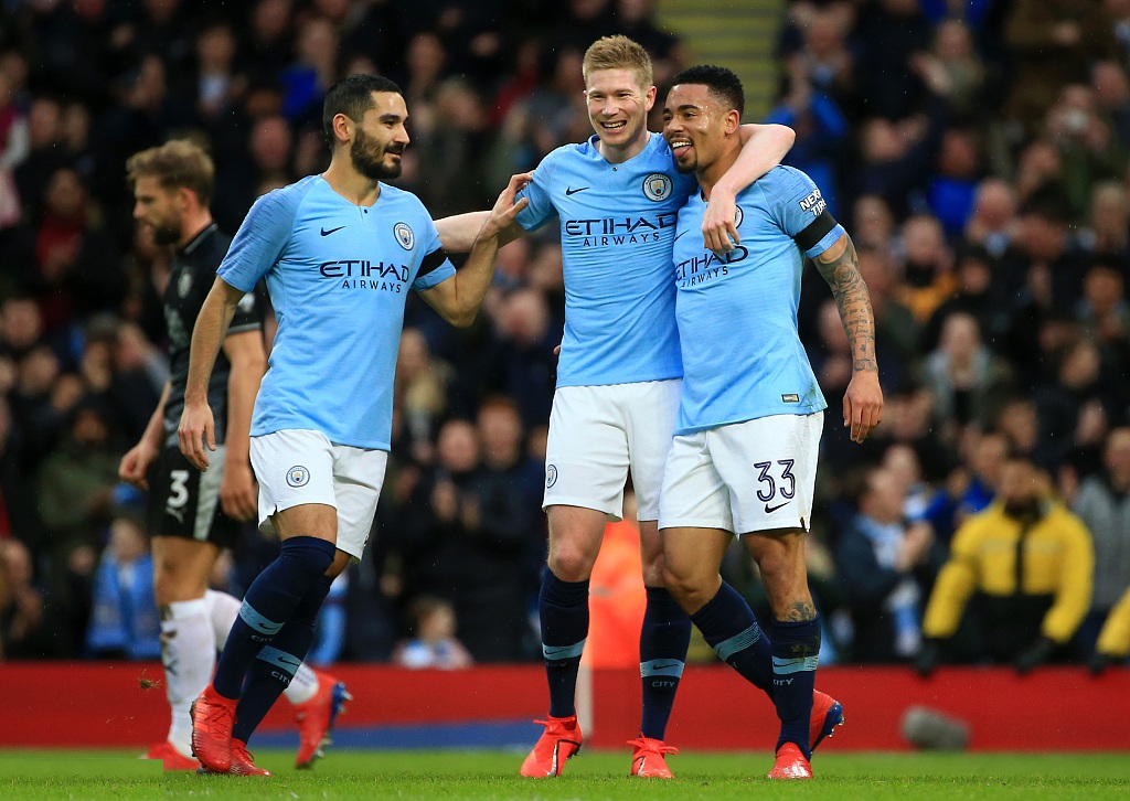 曼联球员状态回暖，连续进球（曼联多将找回状态，连场建功）